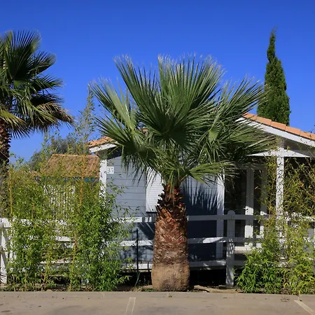 Camping Hameau Des Cannisses-3